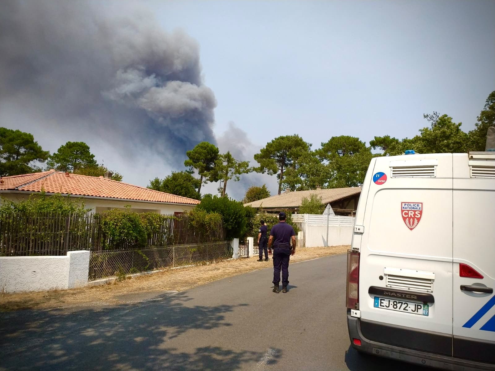 FR-Alert et sac d'urgence : pour réagir face à un feu de forêt | Ma ...